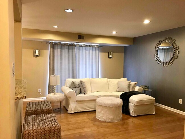 Foto del edificio - 30475 W 14 Mile Rd