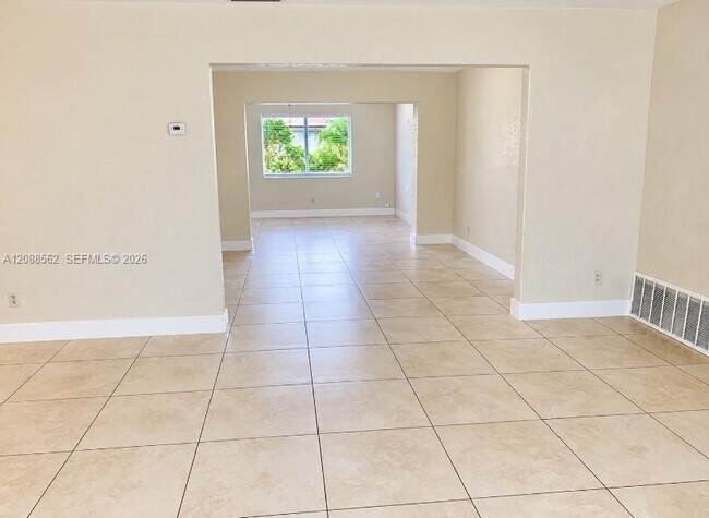 Foto del edificio - 320 NW 93rd Terrace