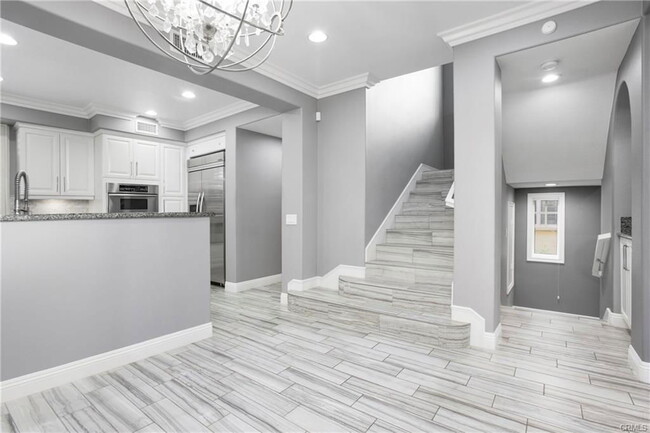 Building Photo - 2682 Bungalow Pl