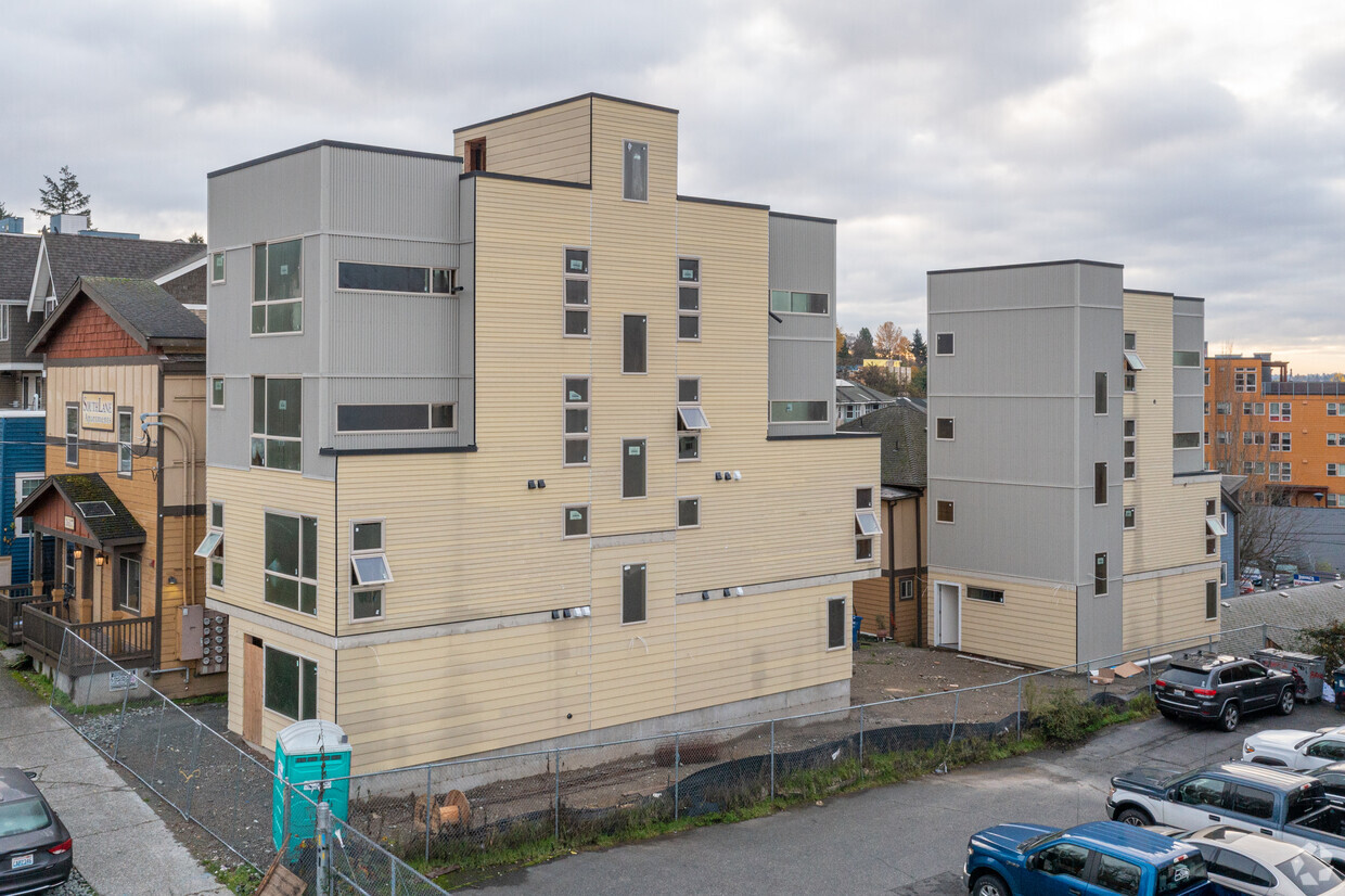 Construction - Nov 2021 - 1613 S Lane St