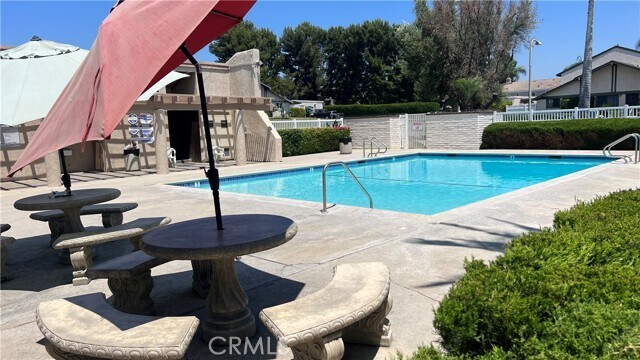 Foto del edificio - 1649 Norwood Ct