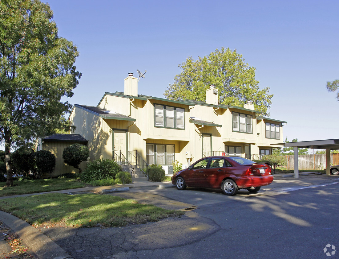 Primary Photo - Westbridge Townhouses