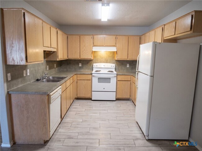 Foto del edificio - 2704 Edgefield St