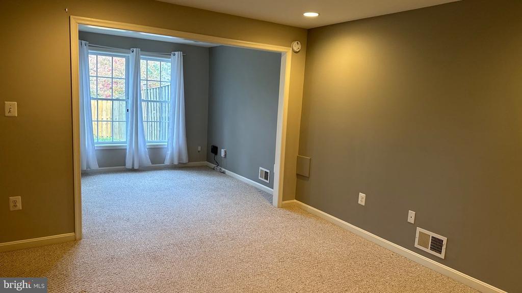 Foto principal - 8890 Montjoy Pl