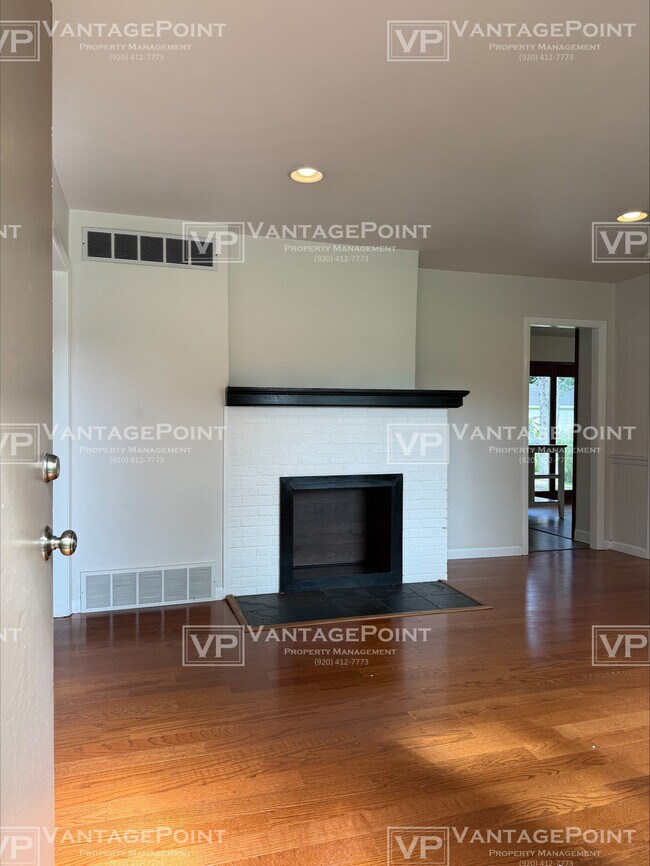 Building Photo - 509 Clover Ln