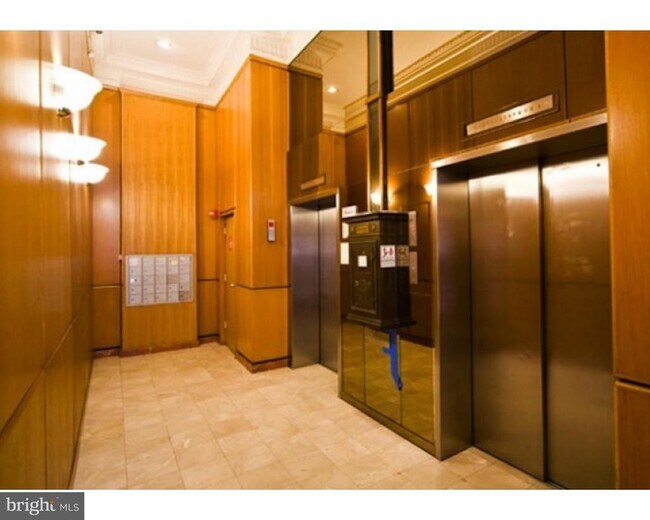 Foto del edificio - 220 S 16th St