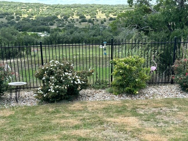 Building Photo - 22208 Coyote Cave Trl