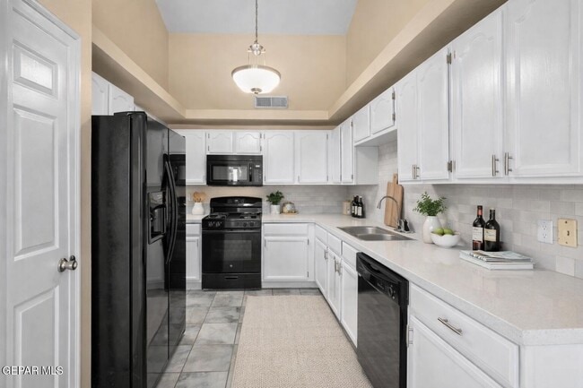 Building Photo - 12369 Tierra Apache Rd