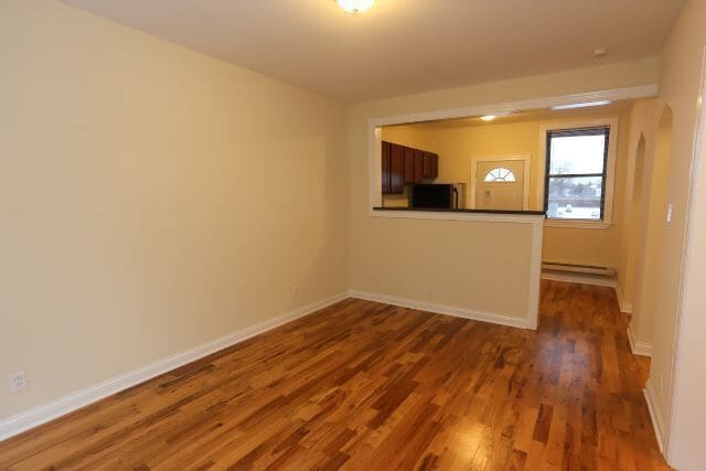 Building Photo - 4420 N Wolcott Ave