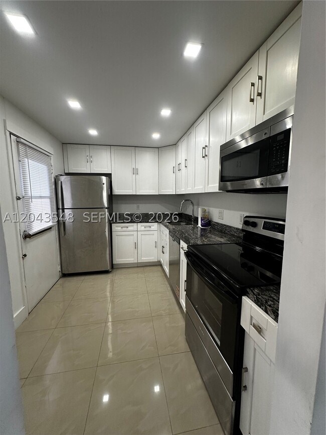 Foto del edificio - 3475 N Country Club Dr