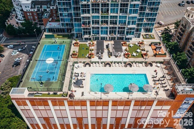 Foto del edificio - 215 N Pine St