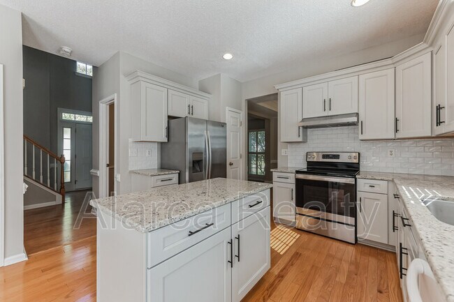 Foto del edificio - 9418 Willow Tree Ln