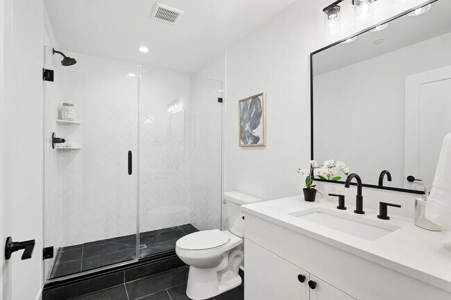 Foto del edificio - 3613 Golfview Ln