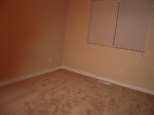 Building Photo - Beautiful 4 Bedroom Home Great Location