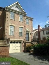 Building Photo - 11035 Cedarwood Dr