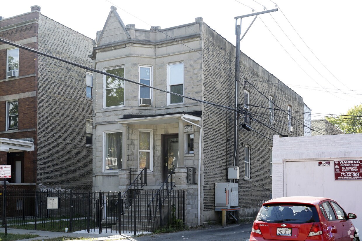 Primary Photo - 1542 N Avers Ave