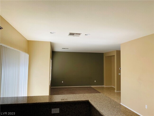 Foto del edificio - 6245 Blushing Willow St