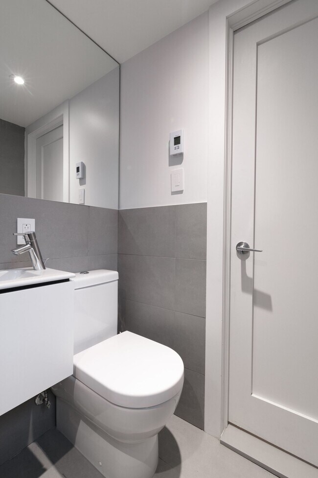 Photo du bâtiment - 25 Av des Pins O