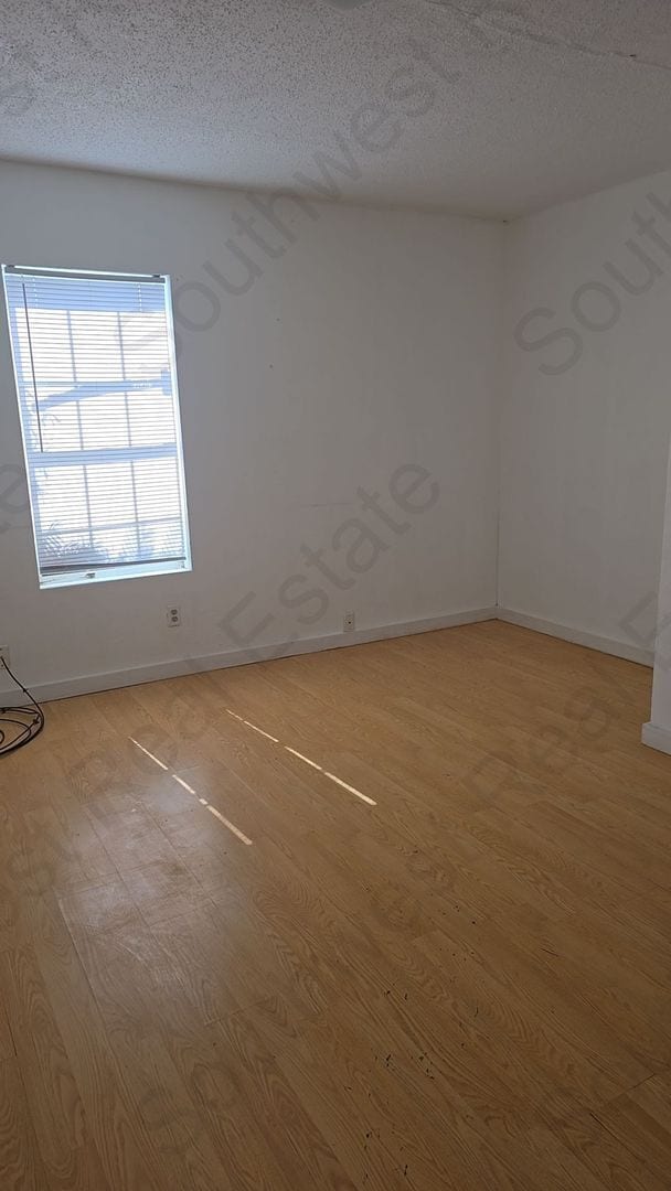 Building Photo - Affordable 1 bedroom 1 bathroom apartment