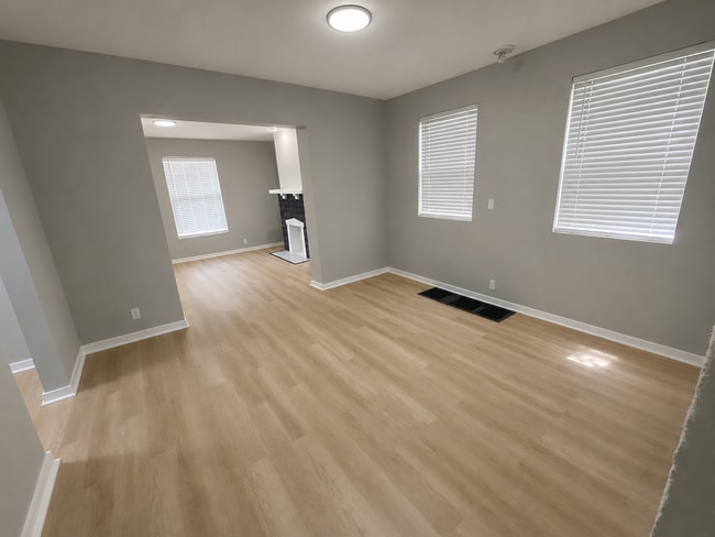 Building Photo - 2910 Belleview Ave