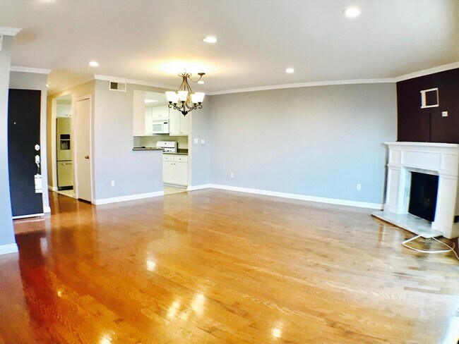 Foto del edificio - 15661 Viewridge Ln