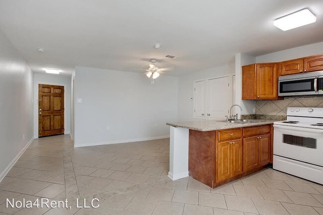Building Photo - 3210 Metairie Rd
