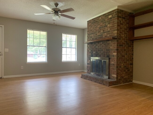 Foto del edificio - 812 Robin Hood Trail