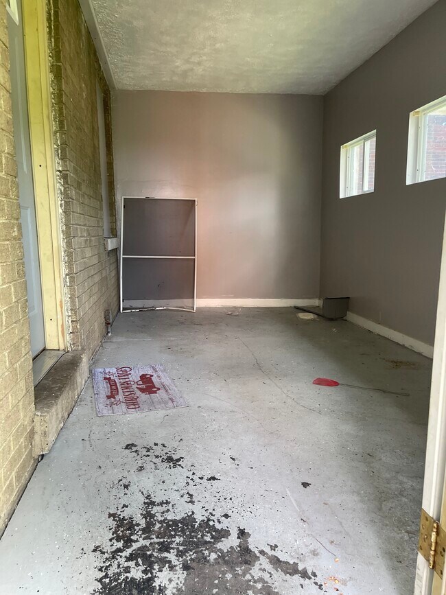 porche trasero que da al interior de la casa, - 3532 Harrison St