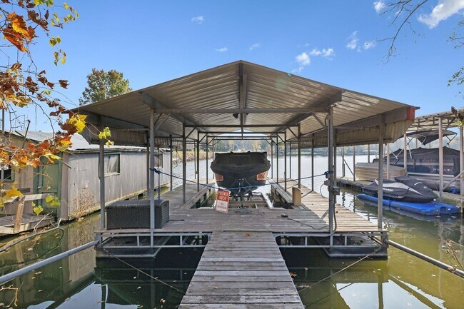 Building Photo - FULLY FURNISHED, SINGLE-FAMILY HOME IN NOR...