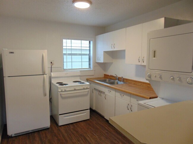 Foto del edificio - 3409 Quaker Ave