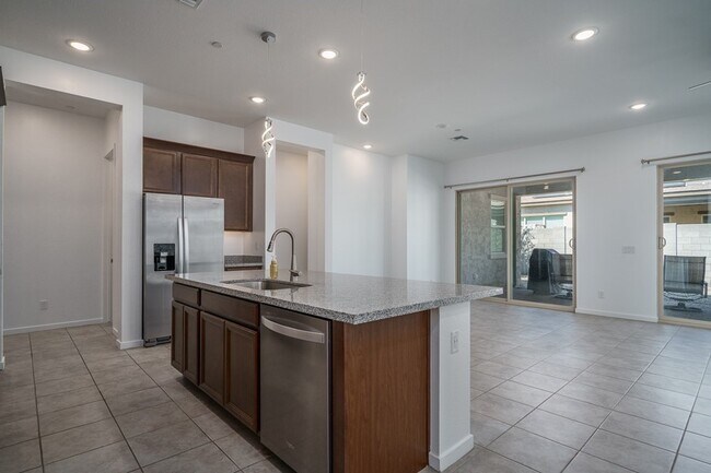 Foto del edificio - STUNNING MOVE-IN READY 3 BED/2 BATH HOME!
