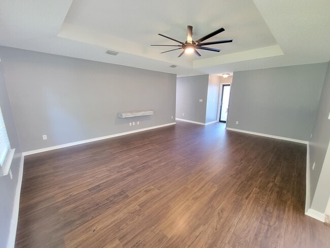 Building Photo - 400 Pristine Water Ln