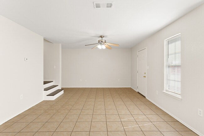 Building Photo - 730 Sonesta Ct