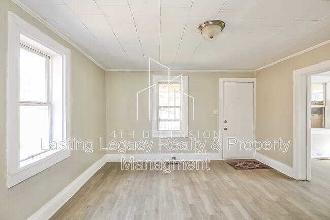 Foto del edificio - 438 24th St NW