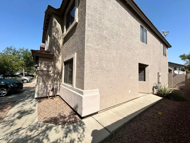 Foto del edificio - 42406 W Sunland Dr