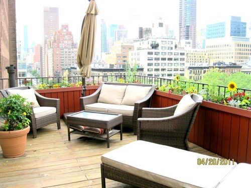 Building Photo - 456 W 68th St