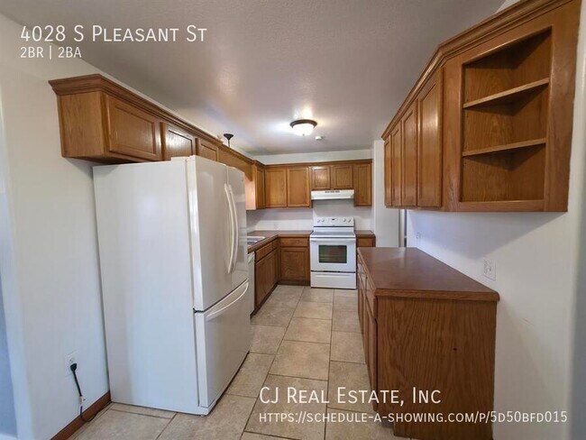 Building Photo - 4028 S Pleasant St