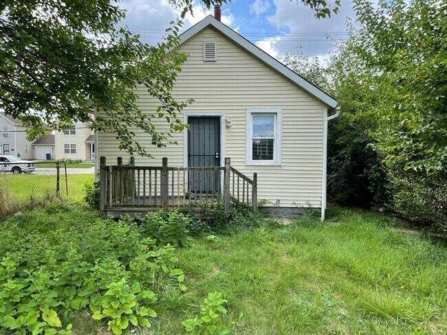 Building Photo - 3 br, 1 bath House - 3325 E 49th St