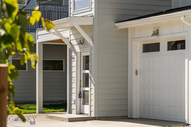 Building Photo - Brand New Townhomes with Air Conditioning