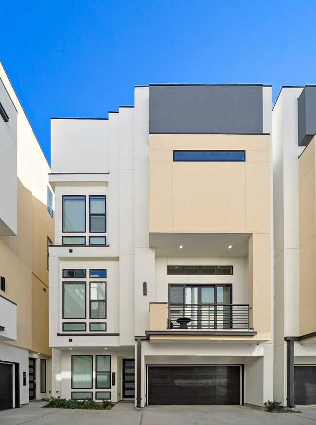 Building Photo - 3513 Hutchins St