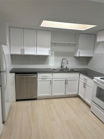 Foto del edificio - 5821 Harvest Hill Rd