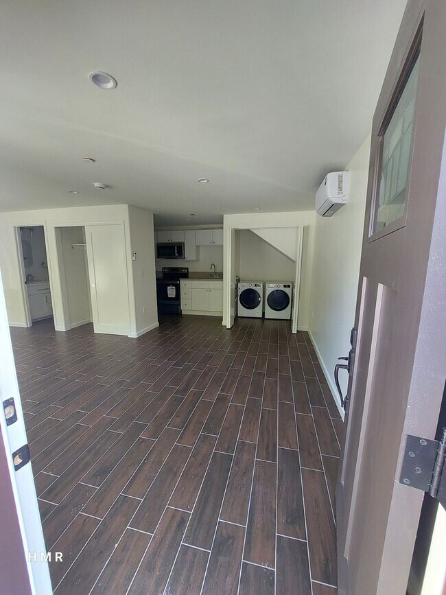Foto del edificio - Brand new studio in LA