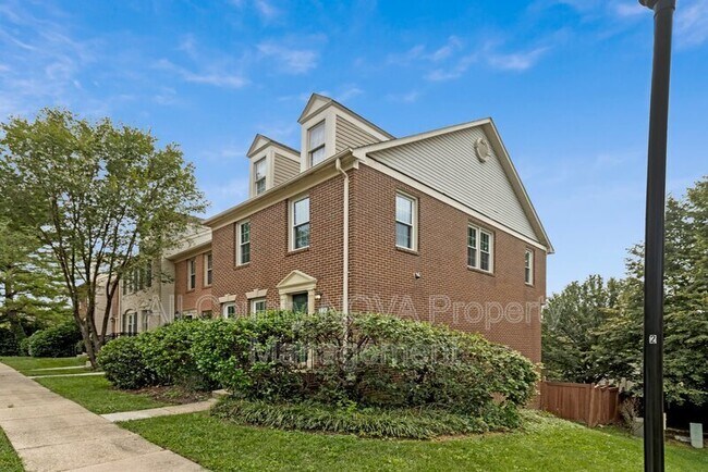 Building Photo - 208 Ellsworth St