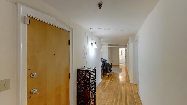 Foto del edificio - 23 Glenville Ave