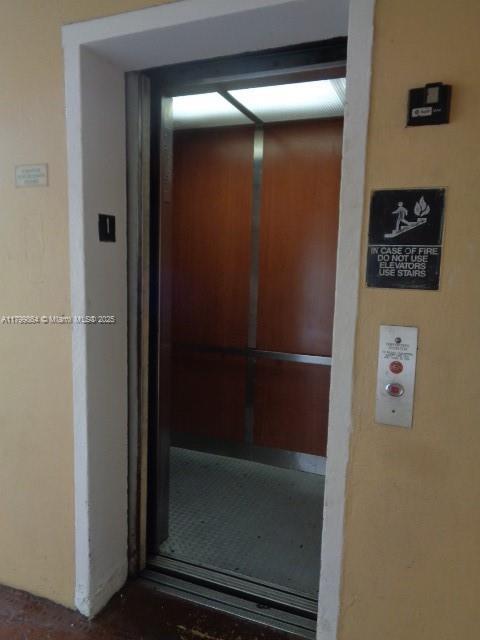 Foto del edificio - 8820 Fontainebleau Blvd