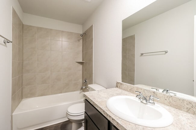Building Photo - 2413 Carp Dr