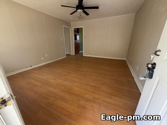 Foto del edificio - 714 13th Ave NW