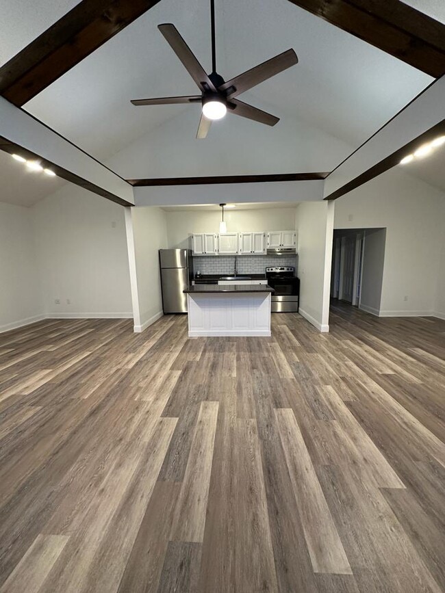 Building Photo - Meadowbrook Estates