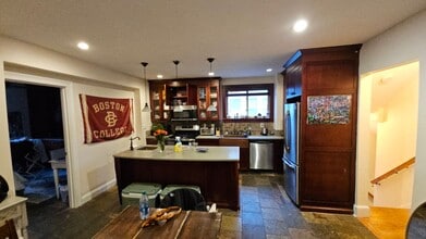 Building Photo - 50 Greycliff Rd