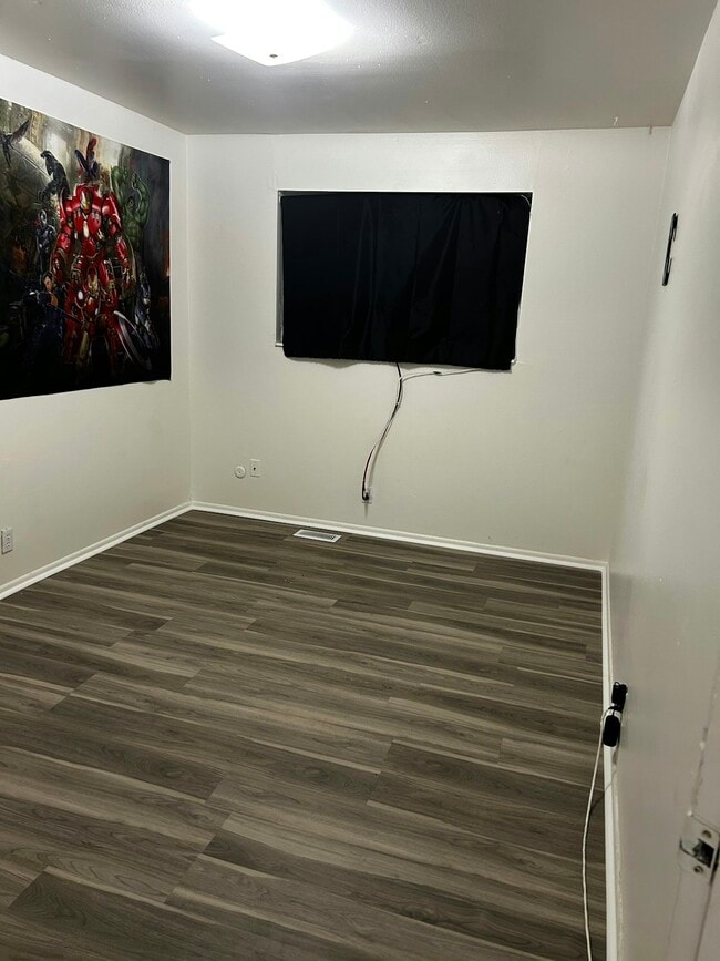 Building Photo - 1206 Harris Ave